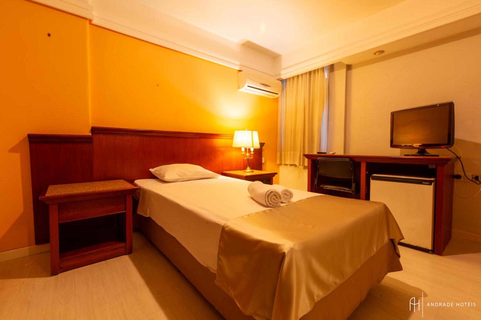 Rede Andrade Braz Hotel Curitiba Bagian luar foto