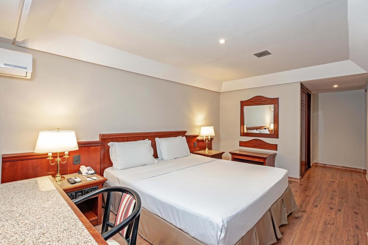Rede Andrade Braz Hotel Curitiba Bagian luar foto