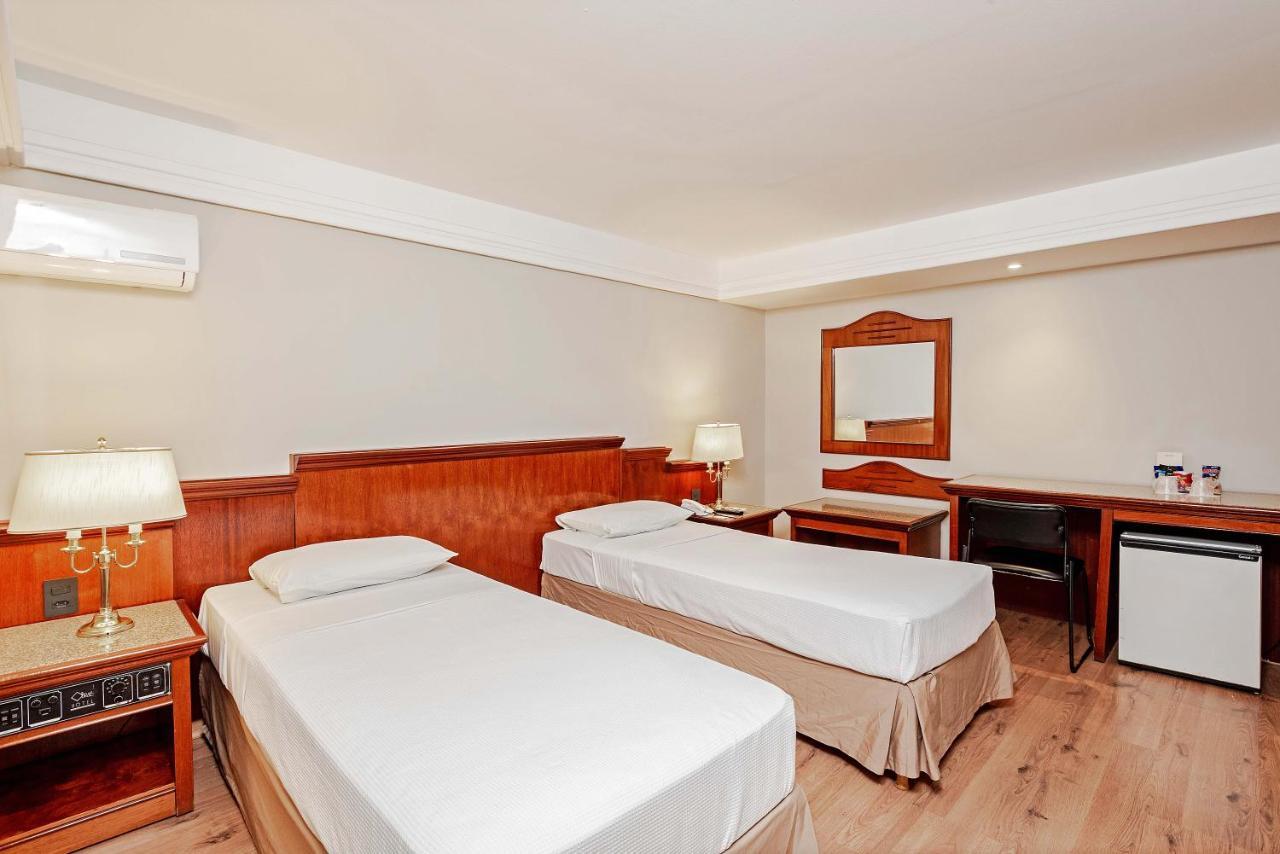 Rede Andrade Braz Hotel Curitiba Bagian luar foto
